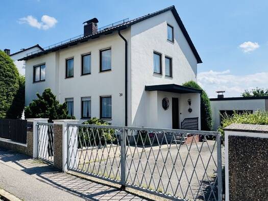 Einfamilienhaus zum Kauf 349.000 € 4 Zimmer 156 m² 661 m² Grundstück Schwandorf Schwandorf 92421