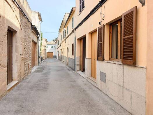 Stadthaus zur Miete provisionsfrei 1.650 € 4 Zimmer 130 m² 68 m² Grundstück Pollença 07460