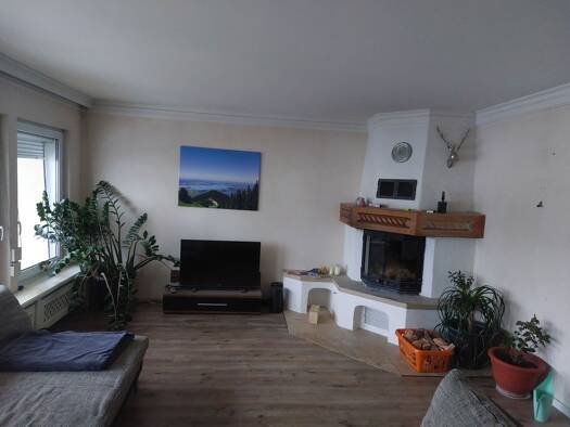 Einfamilienhaus zur Miete 1.250 € 4,5 Zimmer 176 m² 822 m² Grundstück frei ab 01.03.2026 Gächingen St. Johann 72813