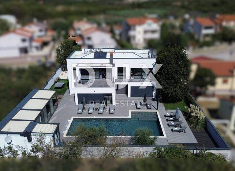 Haus zum Kauf 1.140.000 € 6 Zimmer 300 m² Centar, Loborika