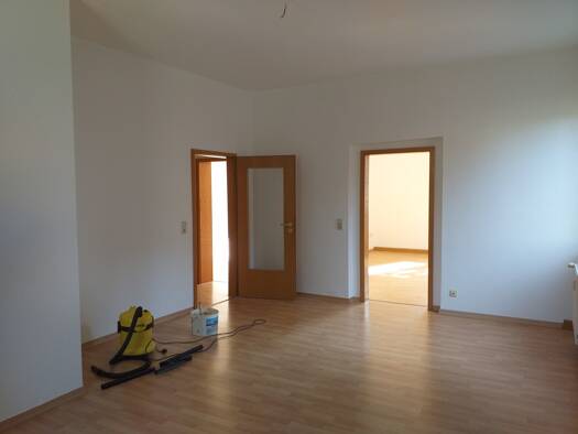 Wohnung zur Miete 420 € 3 Zimmer 70,3 m² 1. Geschoss frei ab 01.08.2026 Crimmitschau 08451