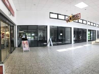Laden zur Miete 285 € 4 Zimmer 105,5 m² Verkaufsfläche teilbar von 41 m² bis 64,5 m² Rudolf-Breitscheid-Straße 15 E Lichtenstein Lichtenstein 09350
