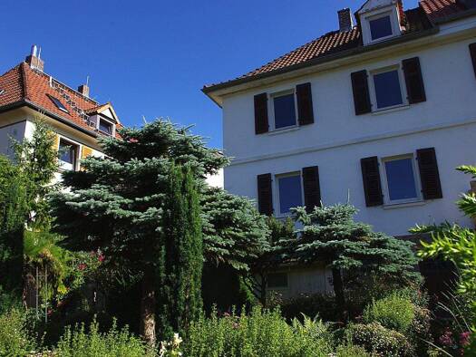 Doppelhaushälfte zur Miete 1.250 € 5,5 Zimmer 105 m² 420 m² Grundstück frei ab 01.02.2026 Coburg 96450