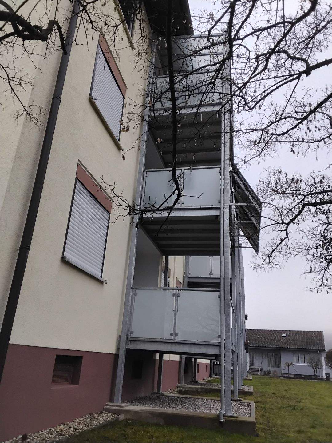 Immobilie in Obrigheim - Im Erdgeschoß, sehr zentral, renoviert, teilweise altersgerecht zu 95%, leerstehend und sofort beziehbar!  - Bild 1