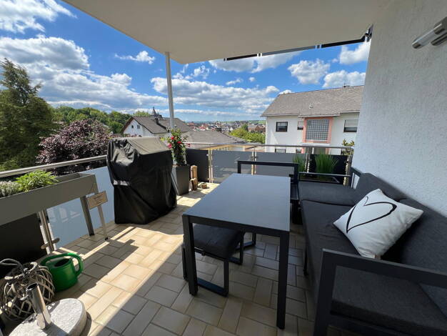 Wohnung zum Kauf provisionsfrei 300.000 € 3 Zimmer 86 m² 2. Geschoss frei ab 01.09.2025 Hopfenstraße Bad Camberg Bad Camberg 65520