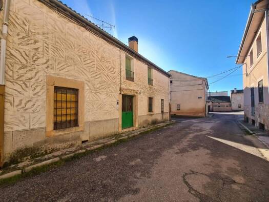 Reihenhaus zum Kauf 63.000 € 4 Zimmer 348 m² 120 m² Grundstück San Pedro de Gaíllos 40389