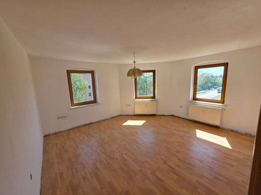 Wohnung zur Miete 300 € 2 Zimmer 50 m² Geschoss 2/2 frei ab sofort Alte Poststraße 1 Reuden Elsteraue 06729