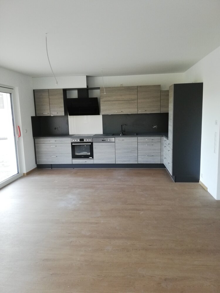 Wohnung zur Miete 1.230 € 3 Zimmer 107 m²<br/>Wohnfläche 01.03.2025<br/>Verfügbarkeit Lengenfeld Leutershausen 91578