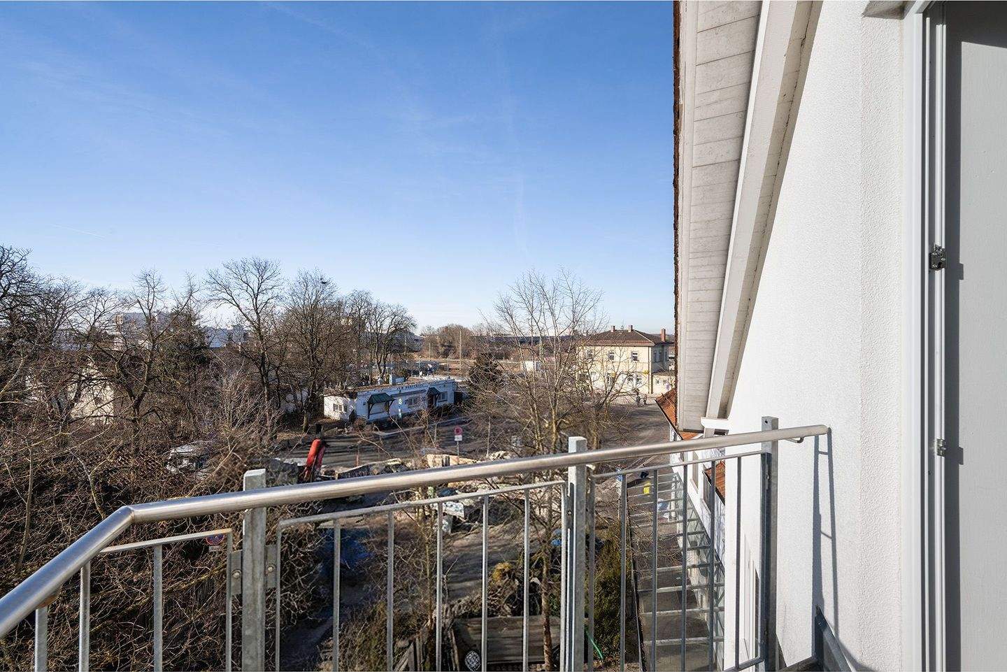 Immobilie in Feldkirchen - Helle 3,5-Zimmer Dachgeschosswohnung mit Galerie und Balkon in Feldkirchen - Bild 2