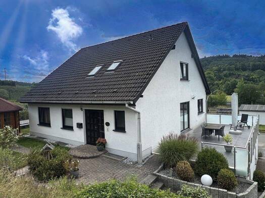 Einfamilienhaus zum Kauf 330.000 € 5 Zimmer 143 m² 812 m² Grundstück Wennemen Meschede 59872