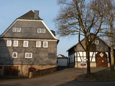 Einfamilienhaus zum Kauf provisionsfrei 429.000 € 13 Zimmer 390 m² 2.049 m² Grundstück Kreuztal 57223