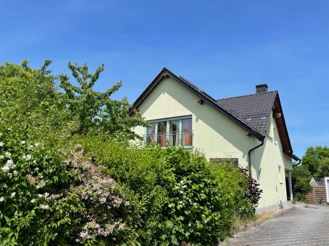 Einfamilienhaus zum Kauf 380.000 € 7 Zimmer 182 m²<br/>Wohnfläche 860 m²<br/>Grundstück Waldsassen Waldsassen 95652