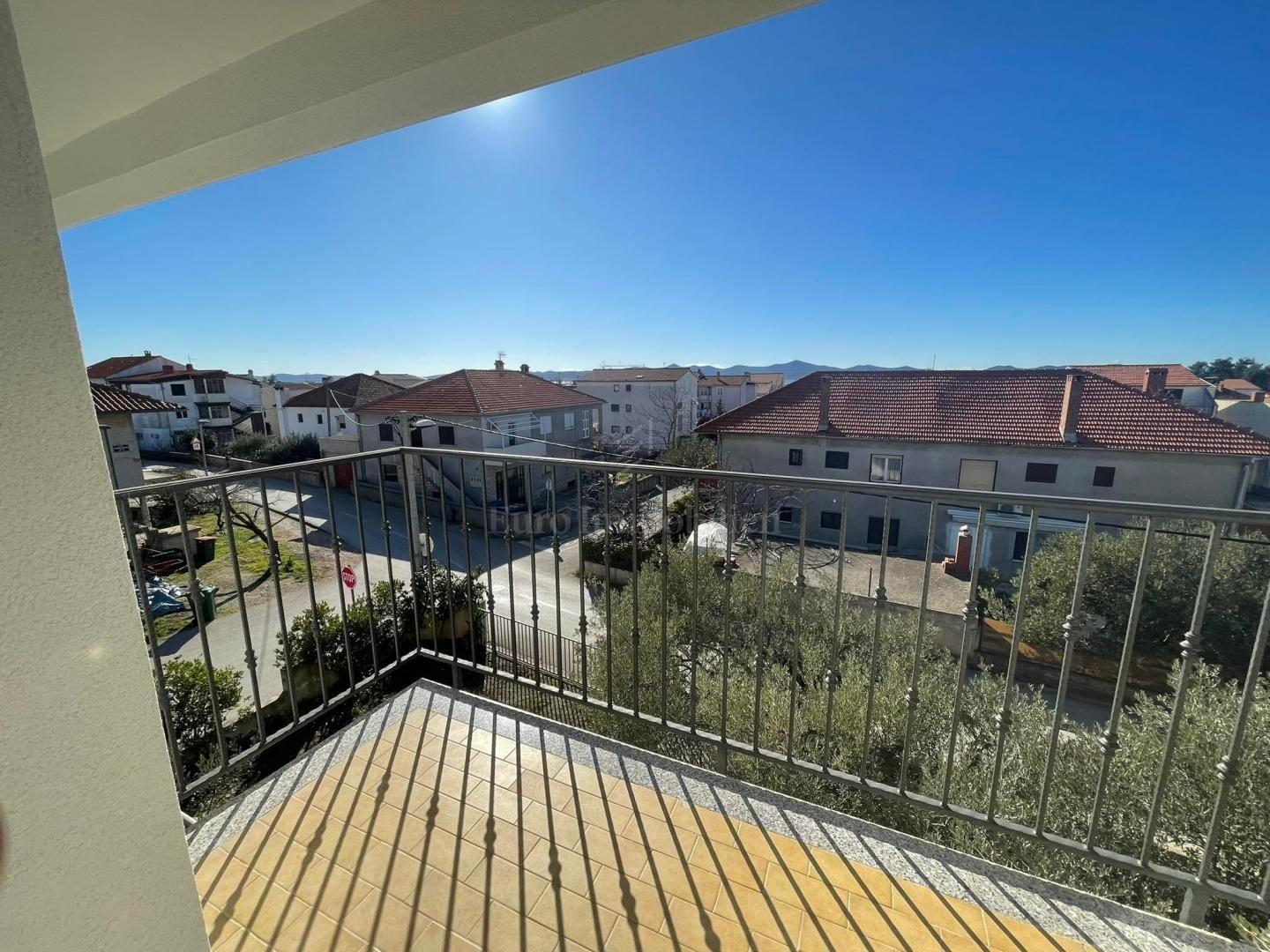 Haus zum Kauf 930.000 € 12 Zimmer 409 m²<br/>Wohnfläche 304 m²<br/>Grundstück Zadar