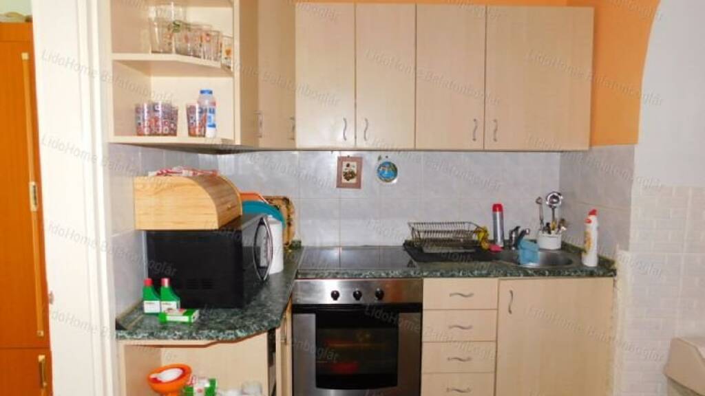 Studio zum Kauf 223.000 € 5 Zimmer 136 m² EG Balatonboglár