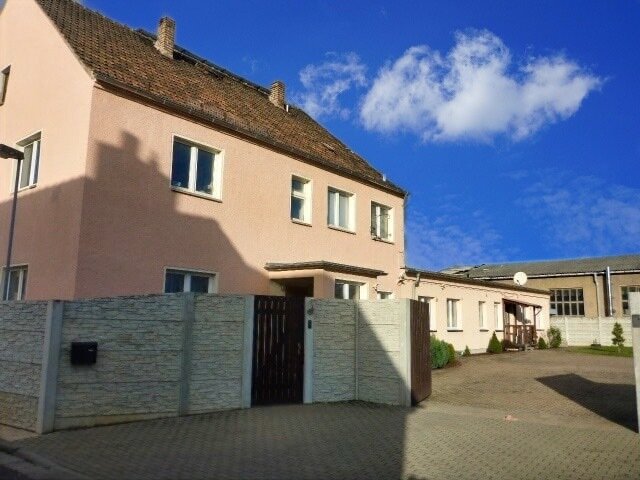 Einfamilienhaus zum Kauf 320.000 € 11 Zimmer 332,9 m²<br/>Wohnfläche 1.309 m²<br/>Grundstück Pegau Pegau 04523