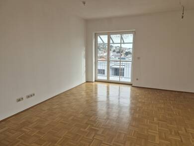 Wohnung zur Miete 595 € 2 Zimmer 72,6 m² Dachgeschoss, 3. Geschoss frei ab sofort Pfarrkirchen Pfarrkirchen 84347