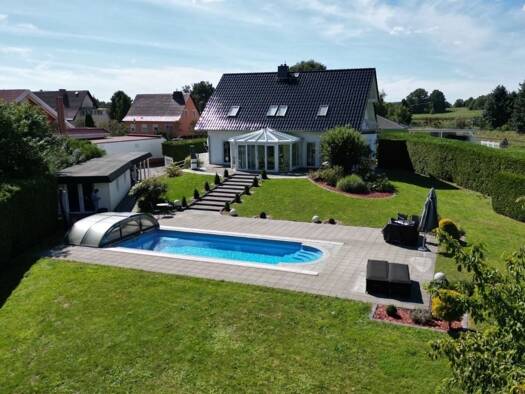 Villa zum Kauf 980.000 € 10 Zimmer 205 m² 2.010 m² Grundstück frei ab 01.07.2027 Beeskow Beeskow 15848