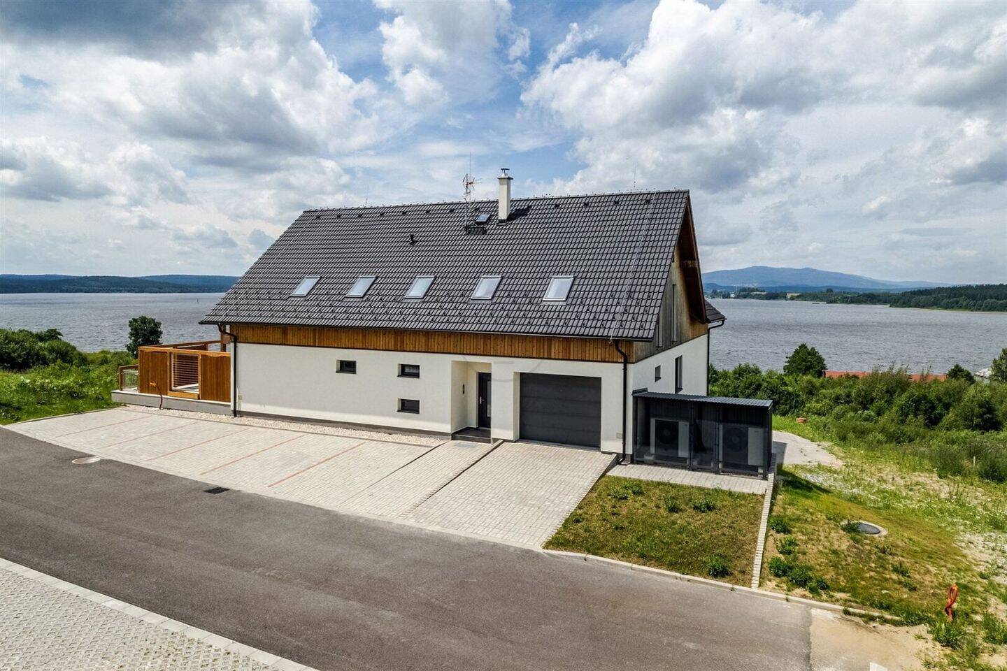 Immobilie in Sehlde - Luxuriöse 2-Zimmer-Wohnung mit großer Terrasse und Blick auf den Lipno-Stausee - Kovárov - Bild 1