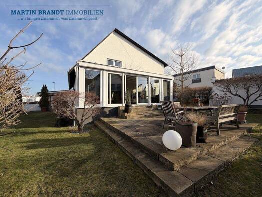 Einfamilienhaus zum Kauf 890.000 € 7 Zimmer 227,6 m² 745 m² Grundstück Idstein 65510