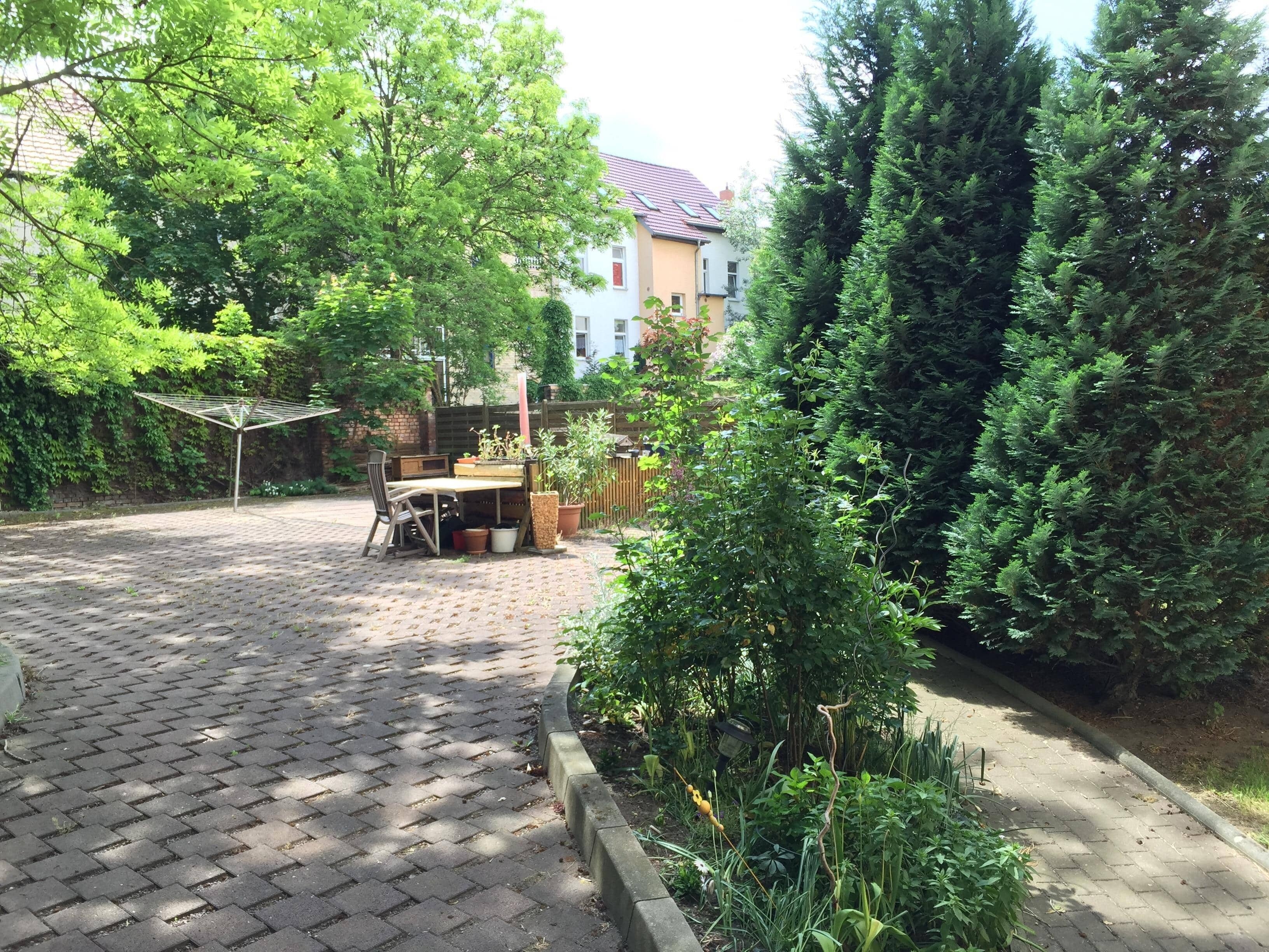 Mehrfamilienhaus zum Kauf 799.000 € 17 Zimmer 403 m²<br/>Wohnfläche 448 m²<br/>Grundstück ab sofort<br/>Verfügbarkeit Giebichenstein Halle 06114