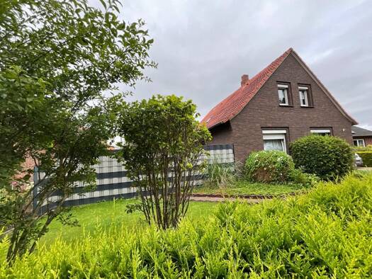 Einfamilienhaus zum Kauf 199.000 € 8 Zimmer 214 m² 746 m² Grundstück Bargebur Norden 26506