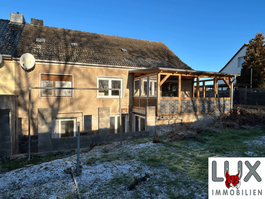 Doppelhaushälfte zum Kauf 48.000 € 3 Zimmer 92 m² 559 m² Grundstück frei ab sofort Ahornweg 14 Osterburg Osterburg (Altmark) 39606