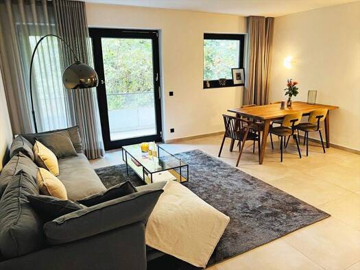 Wohnung zur Miete Wohnen auf Zeit 1.790 € 2 Zimmer 82 m² frei ab 01.04.2026 Oberkassel Düsseldorf 40545