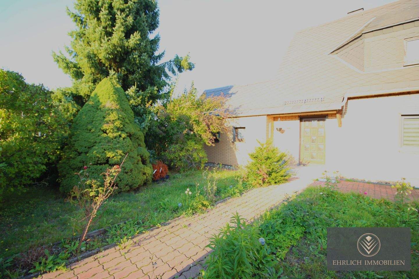 Immobilie in Netzschkau - Familiendomizil mit großem Gartengrundstück - Bild 0