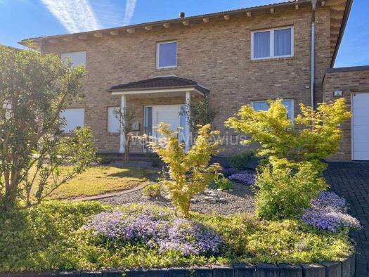 Einfamilienhaus zum Kauf 869.000 € 8 Zimmer 215 m² 790 m² Grundstück Eitorf 53783