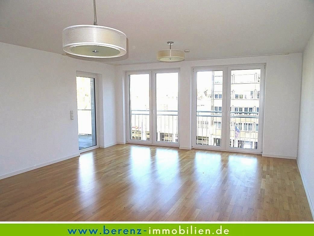 Wohnung zur Miete 940 € 2 Zimmer 82 m²<br/>Wohnfläche 3.<br/>Geschoss ab sofort<br/>Verfügbarkeit Innenstadt Neustadt an der Weinstraße 67433