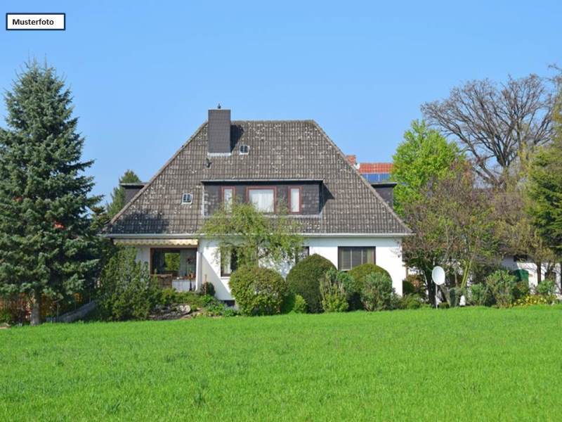 Haus zum Kauf provisionsfrei 56.700 € 150 m²<br/>Wohnfläche 180 m²<br/>Grundstück Meerane Meerane 08393