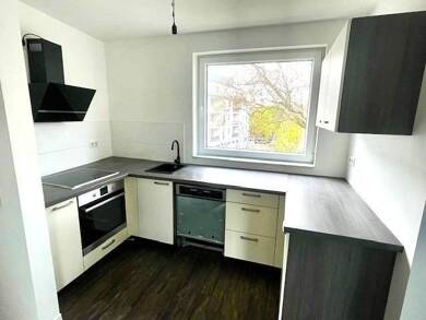Wohnung zur Miete 668 € 3 Zimmer 102,8 m² 2. Geschoss frei ab sofort Große Diesdorfer Str.23 Rathausviertel Magdeburg 39104