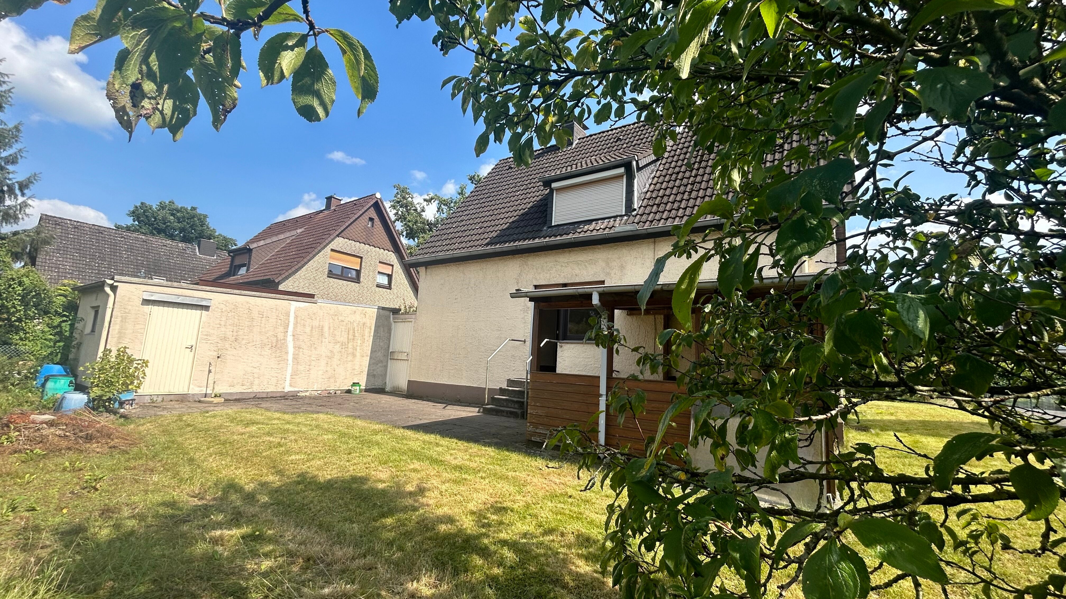 Einfamilienhaus zum Kauf 310.000 € 4 Zimmer 105 m²<br/>Wohnfläche 580 m²<br/>Grundstück ab sofort<br/>Verfügbarkeit Bleicherfeldstrasse 54 Südstadt Bielefeld 33689