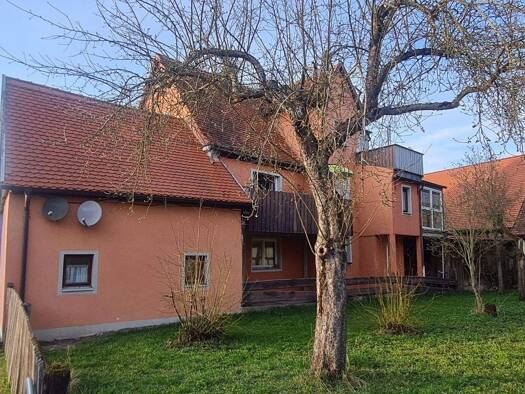 Mehrfamilienhaus zum Kauf als Kapitalanlage geeignet 375.000 € 10 Zimmer 312 m² 217 m² Grundstück Colmberg 91598