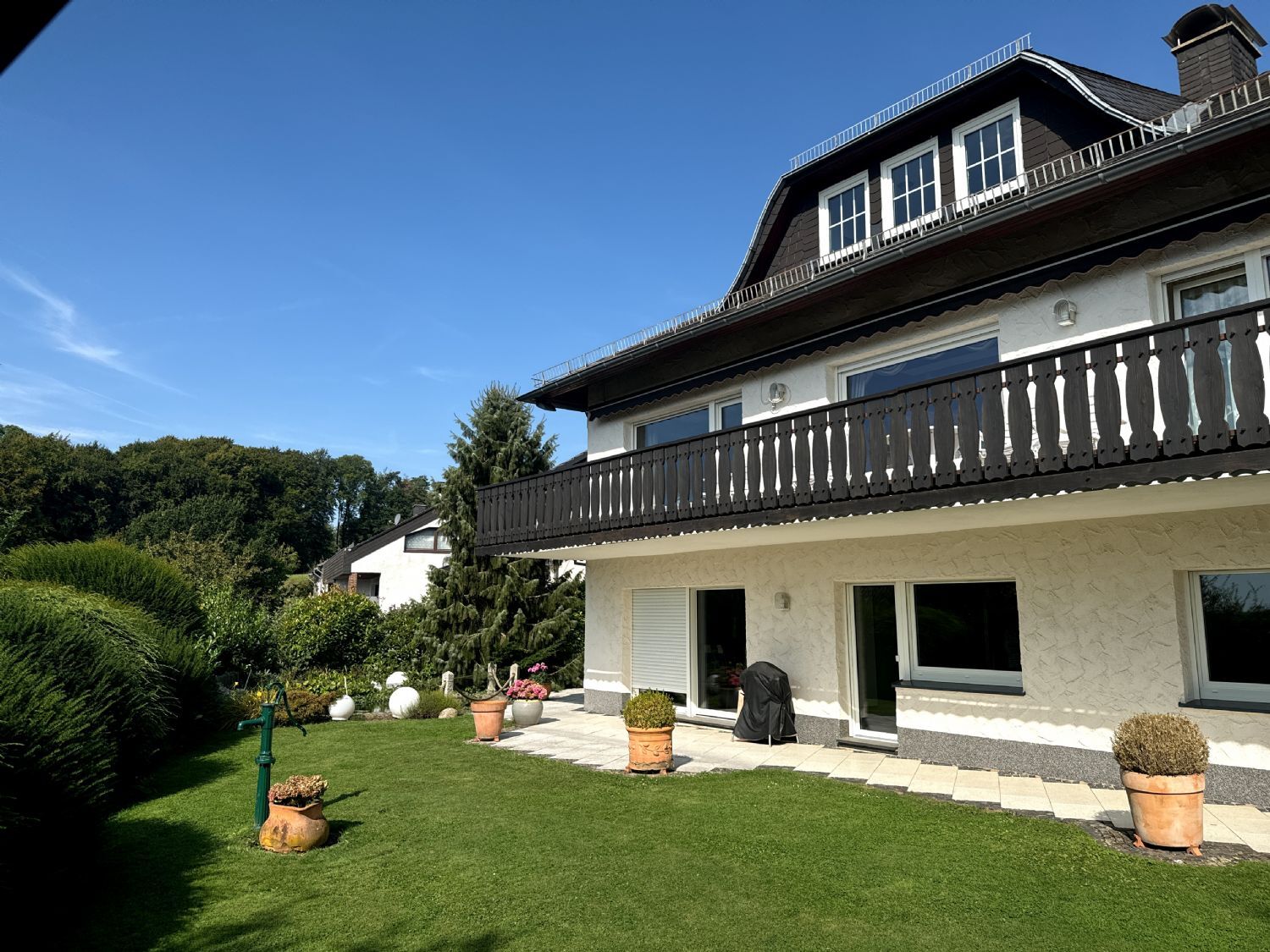 Einfamilienhaus zum Kauf 564.000 € 8 Zimmer 348 m²<br/>Wohnfläche 738 m²<br/>Grundstück Eisborn Balve 58802