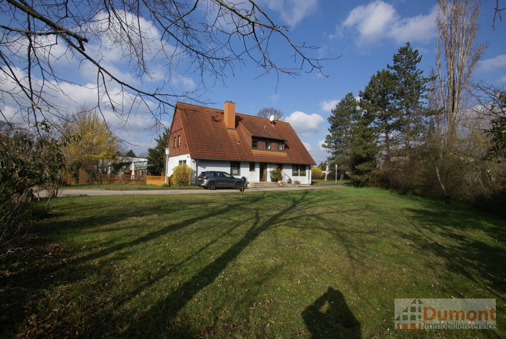 Mehrfamilienhaus zum Kauf provisionsfrei 260.000 € 200 m²<br/>Wohnfläche 2.294 m²<br/>Grundstück Merseburg Merseburg 06217