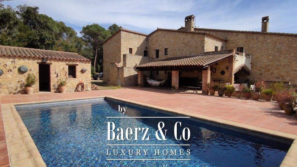 Haus zum Kauf 1.900.000 € 513 m² 19.000 m² Grundstück santa cristina d´aro 17246