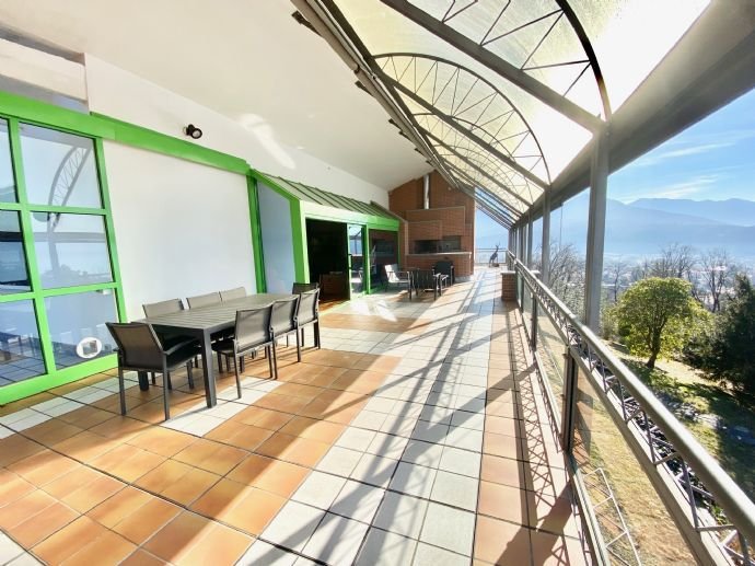 Villa zum Kauf 1.690.000 € 7 Zimmer 700 m²<br/>Wohnfläche 22.000 m²<br/>Grundstück Luino 21016