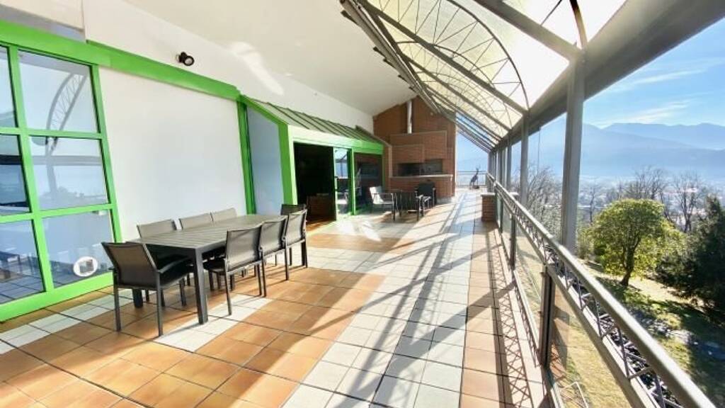 Villa zum Kauf 1.690.000 € 7 Zimmer 700 m² 22.000 m² Grundstück Luino 21016