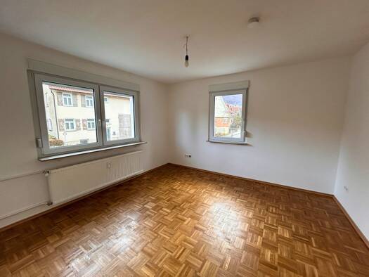 Wohnung zur Miete 900 € 3,5 Zimmer 91 m² Geschoss EG/2 frei ab sofort Neidlingen 73272