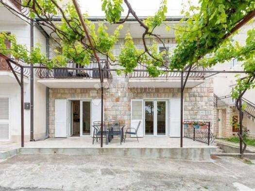 Haus zum Kauf 580.000 € 6 Zimmer 200 m² Strozanac, Podstrana Podstrana