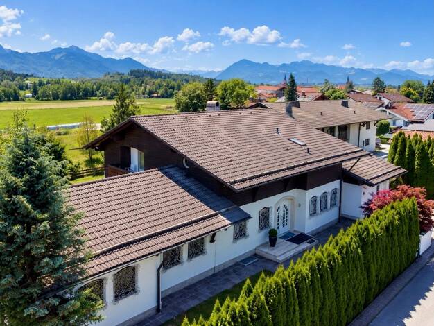 Einfamilienhaus zum Kauf 8 Zimmer 293 m² 1.251 m² Grundstück Grabenstätt Grabenstätt 83355
