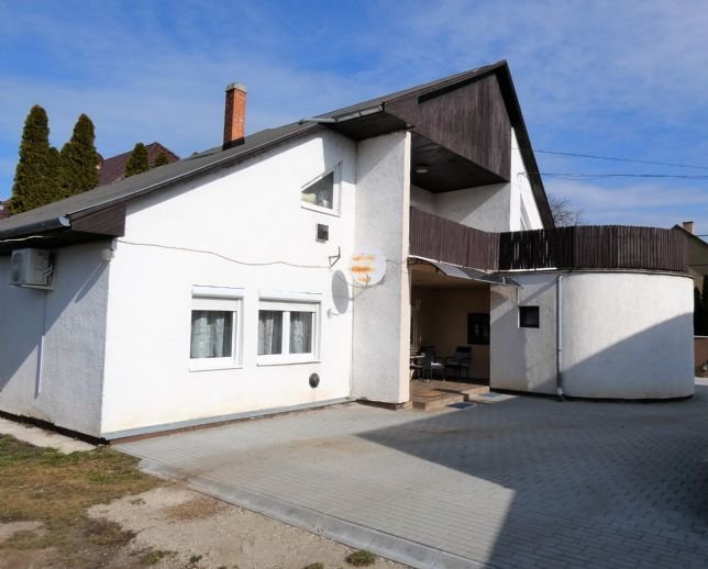 Einfamilienhaus zum Kauf 179.900 € 6 Zimmer 220 m²<br/>Wohnfläche 829 m²<br/>Grundstück Siófok 8600