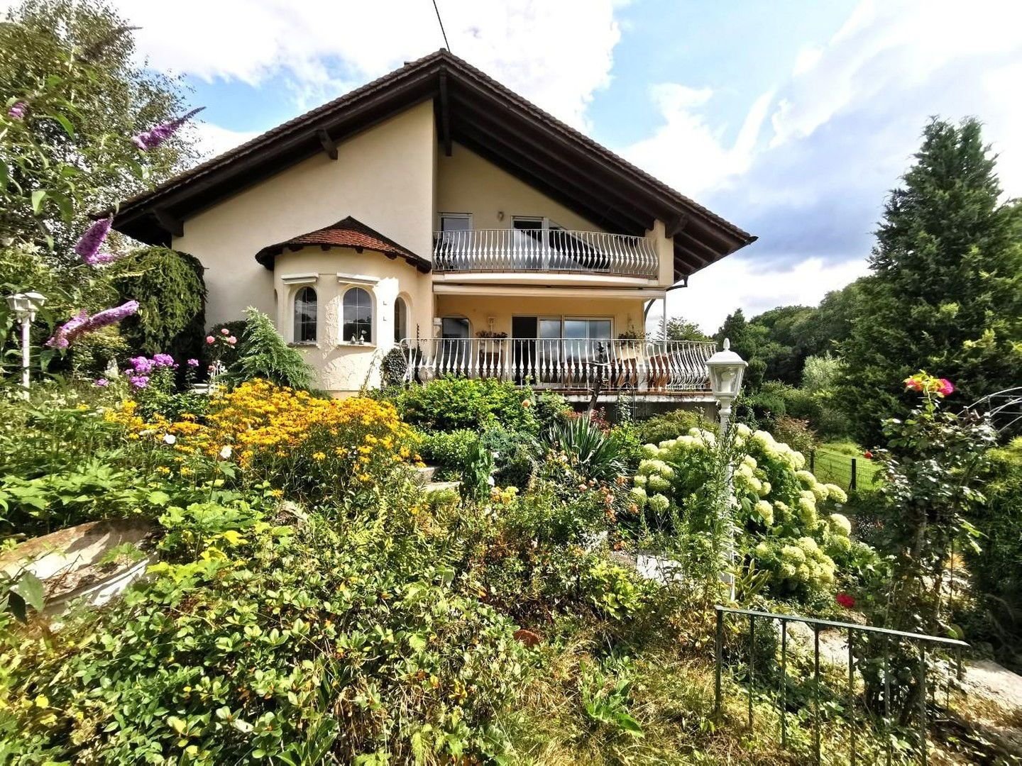 Einfamilienhaus zum Kauf provisionsfrei 845.000 € 11 Zimmer 300 m²<br/>Wohnfläche 1.300 m²<br/>Grundstück Oberreichenbach Weißenhorn ST Oberreichenbach 89264