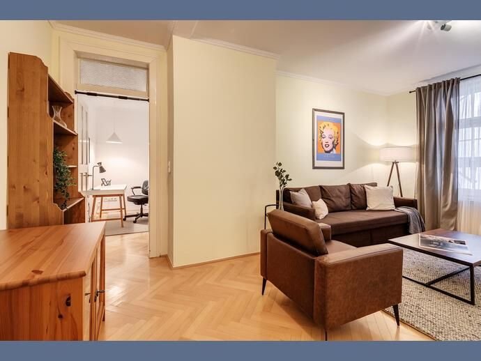 Wohnung zur Miete Wohnen auf Zeit 2.600 € 2,5 Zimmer 70 m²<br/>Wohnfläche 01.12.2024<br/>Verfügbarkeit Englischer Garten Süd München 80538