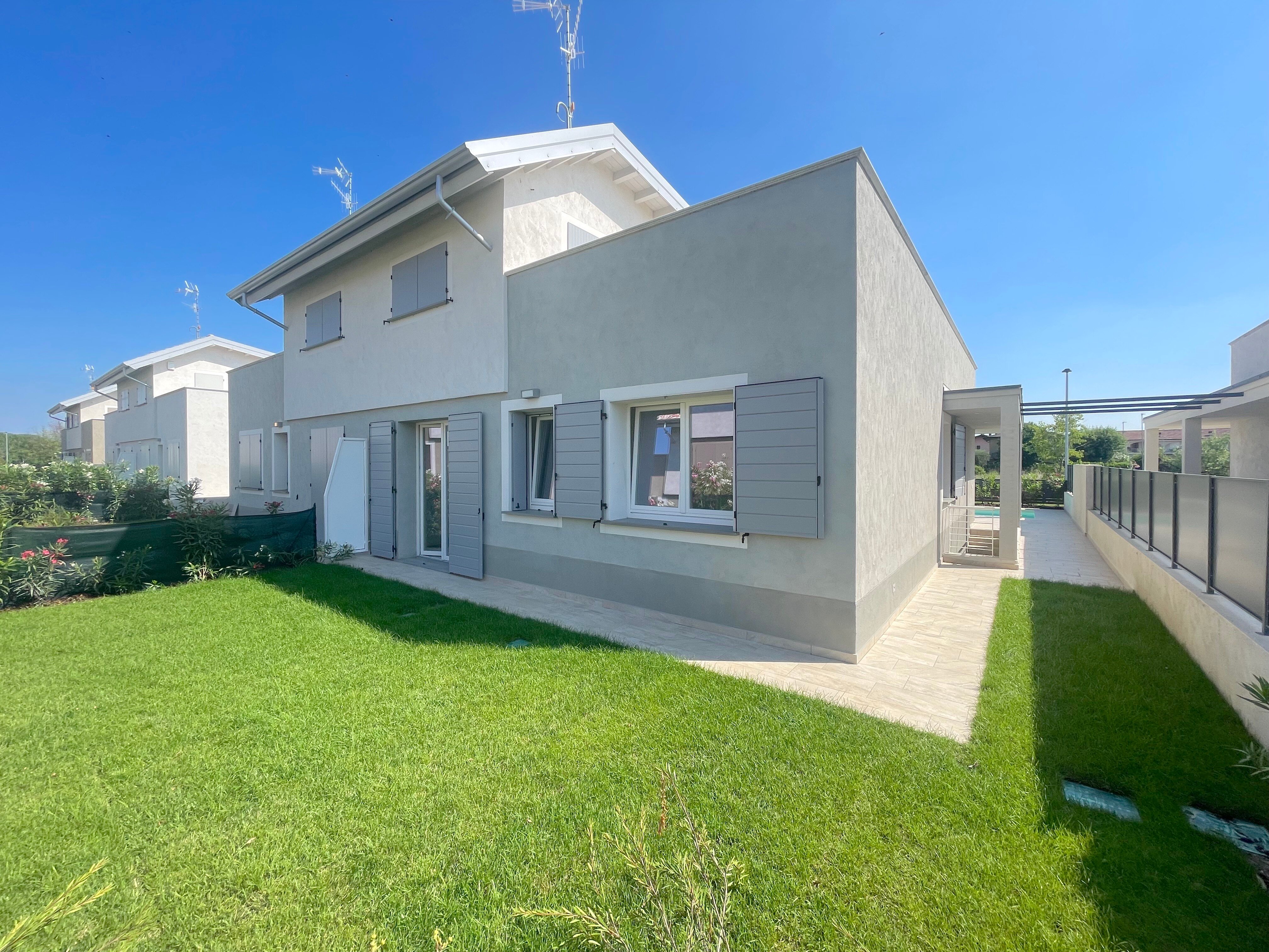 Villa zum Kauf provisionsfrei 850.000 € 3 Zimmer 213 m²<br/>Wohnfläche ab sofort<br/>Verfügbarkeit Via Giovanni Caboto 5 Sirmione 25019