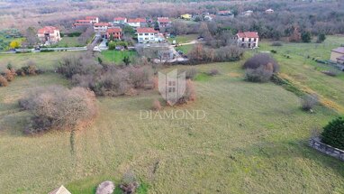 Land-/Forstwirtschaft zum Kauf 77.350 € Labin center 52220