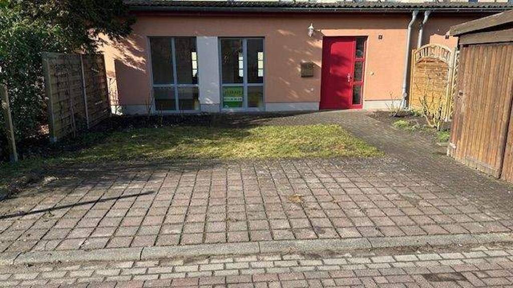 Reihenmittelhaus zum Kauf 204.000 € 2 Zimmer 62 m² 143 m² Grundstück frei ab sofort Neuer Brinkhof 8 Südliche Mühlenvorstadt Greifswald 17489