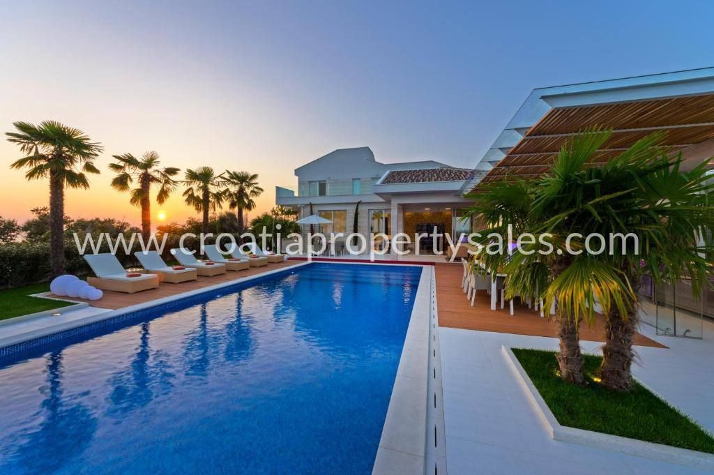 Haus zum Kauf 1.690.000 € 4 Zimmer 250 m²<br/>Wohnfläche Zadar