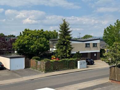 Mehrfamilienhaus zum Kauf als Kapitalanlage geeignet 460.000 € 10 Zimmer 325 m² 1.322 m² Grundstück Mittelstraße 23 Ratheim Hückelhoven 41836